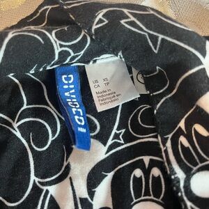 Disney Divided size XS Shirt Black White Patterned Mickey Mouse Sorcerer